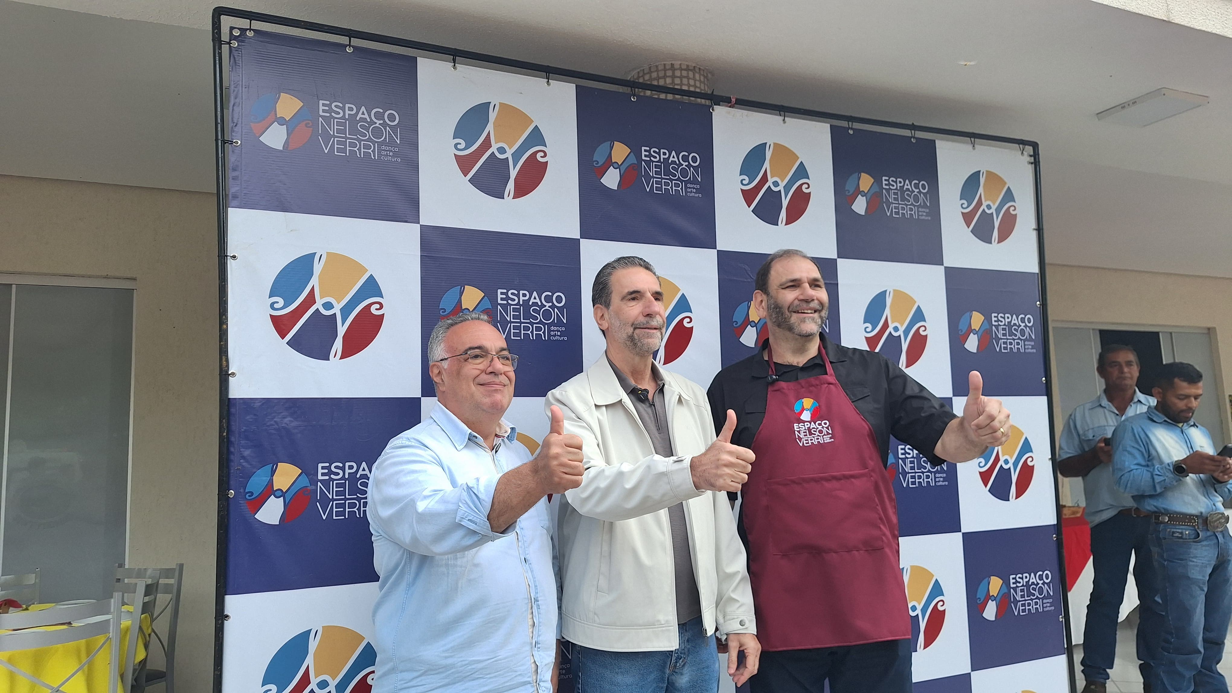 André Vargas prestigia Feijoada do Espaço Nelson Verri e consolida dobradinha com Mario Verri em Maringá